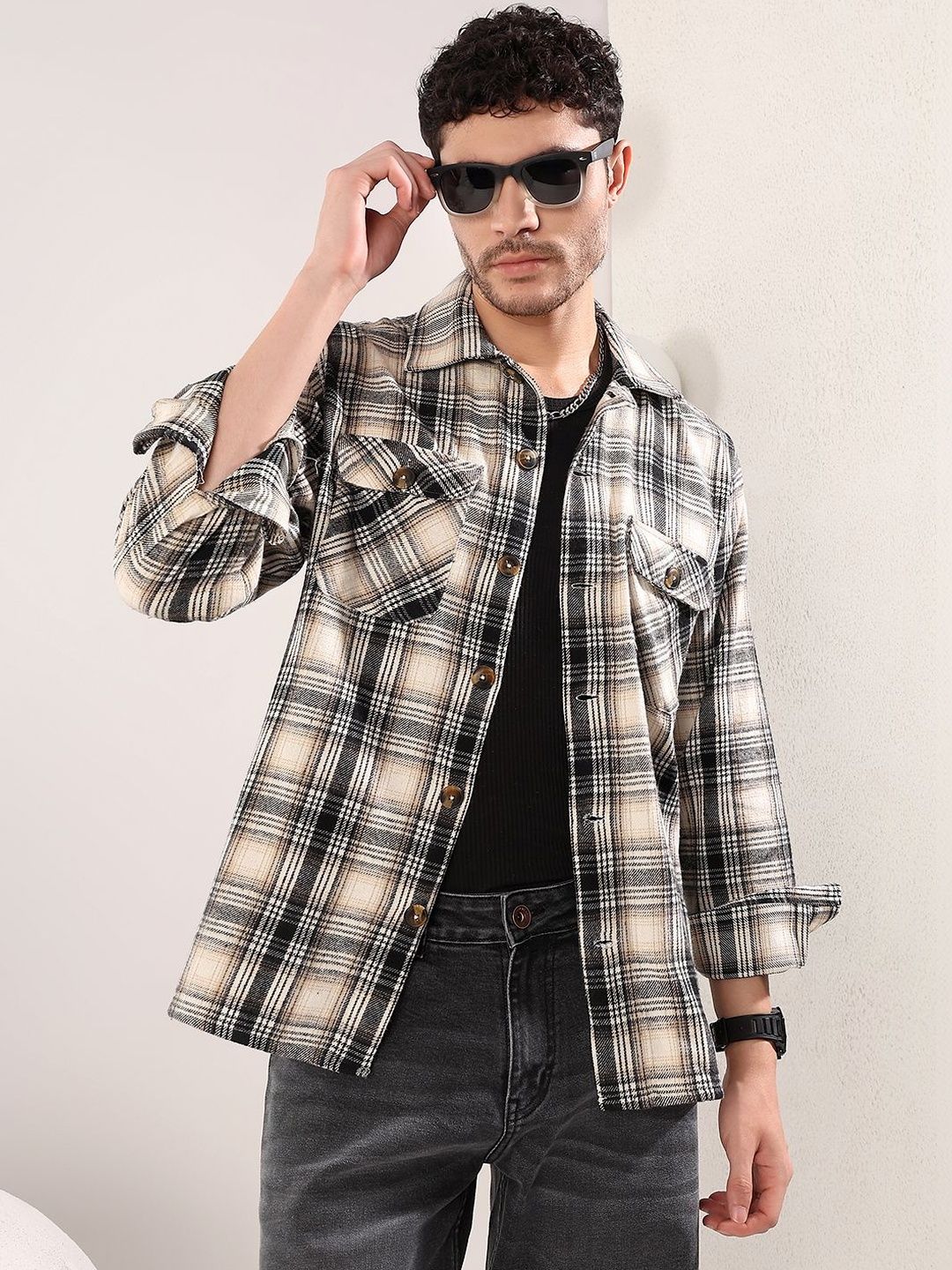 Printed Spread Collar Shackets