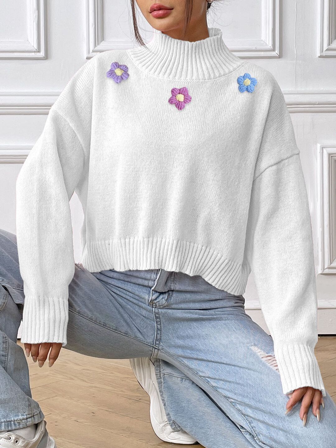 Women Embroidered Crop Pullover with Embroidered Detail