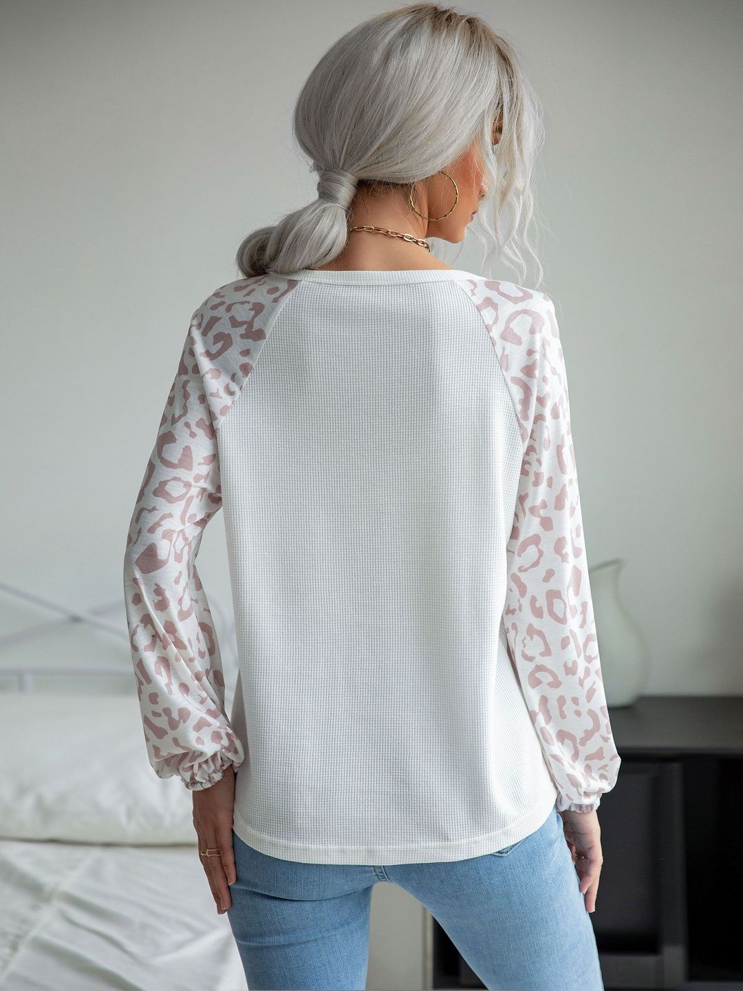 Women Colourblocked V-Neck T-shirt