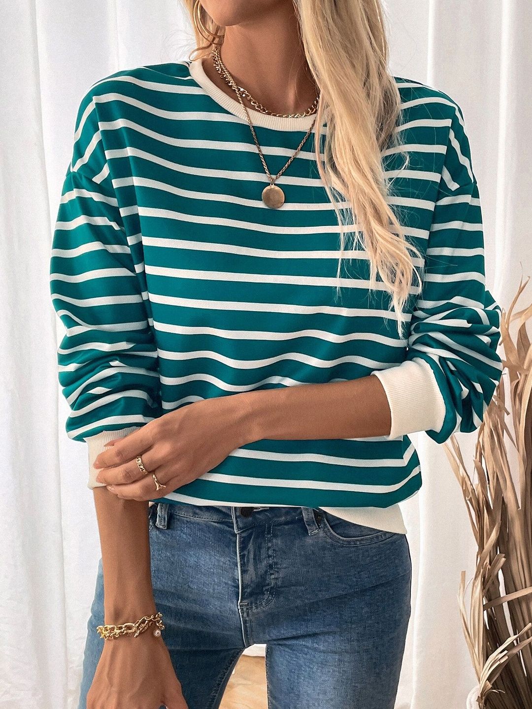 Striped Sweatshirt in Green Cotton - Nowi Korean Fashion