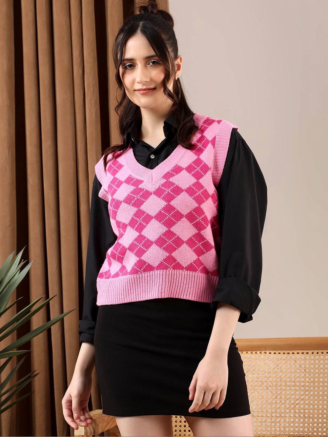 NOWI Women Argyle Colourblocked Woollen Crop Sweater Vest
