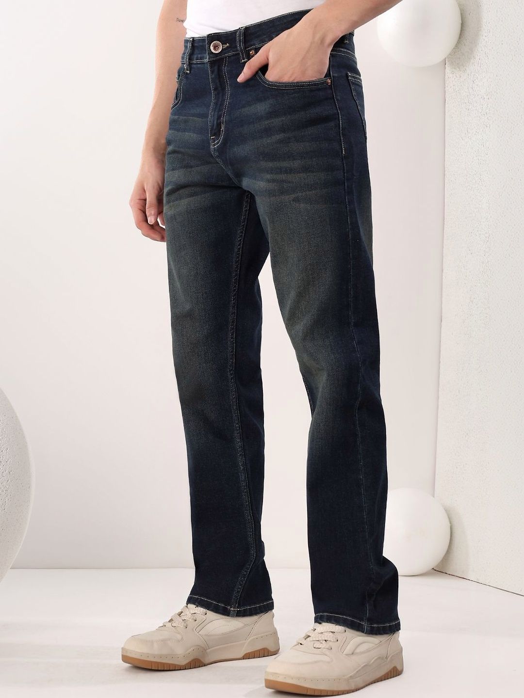 NOWI Men Regular Fit Mid-Rise Light Fade Jeans