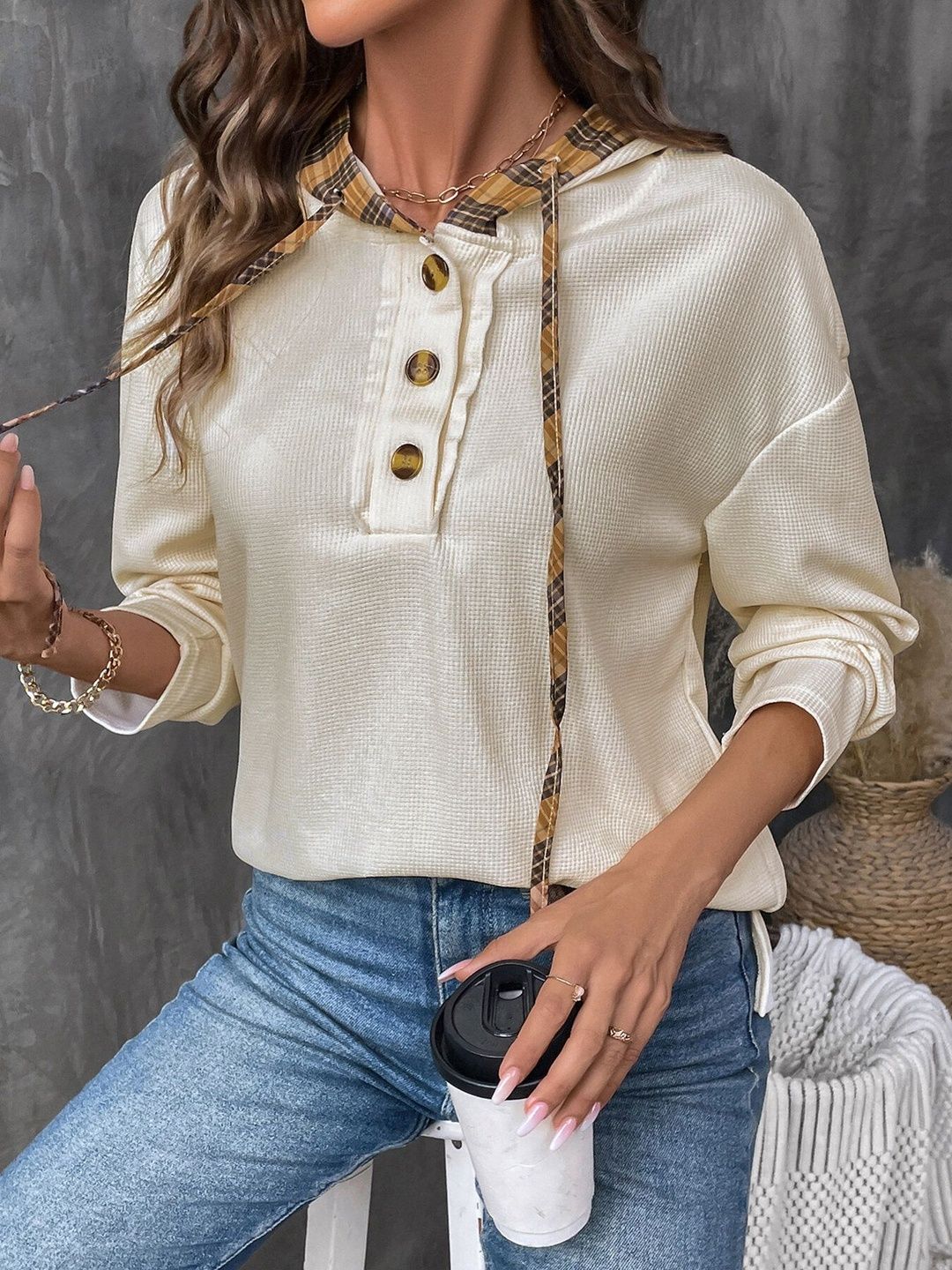 Hooded T-shirt in White Cotton - Nowi Korean Fashion