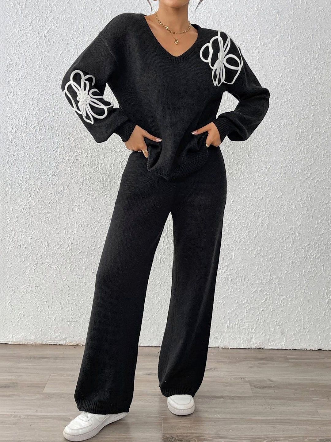 Knitted Embroidered Sweater with Trousers