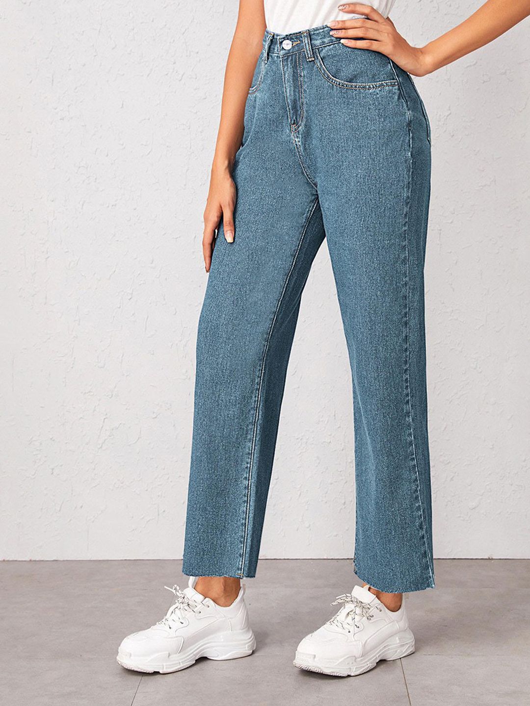 Women Straight Fit High-Rise Stretchable Jeans