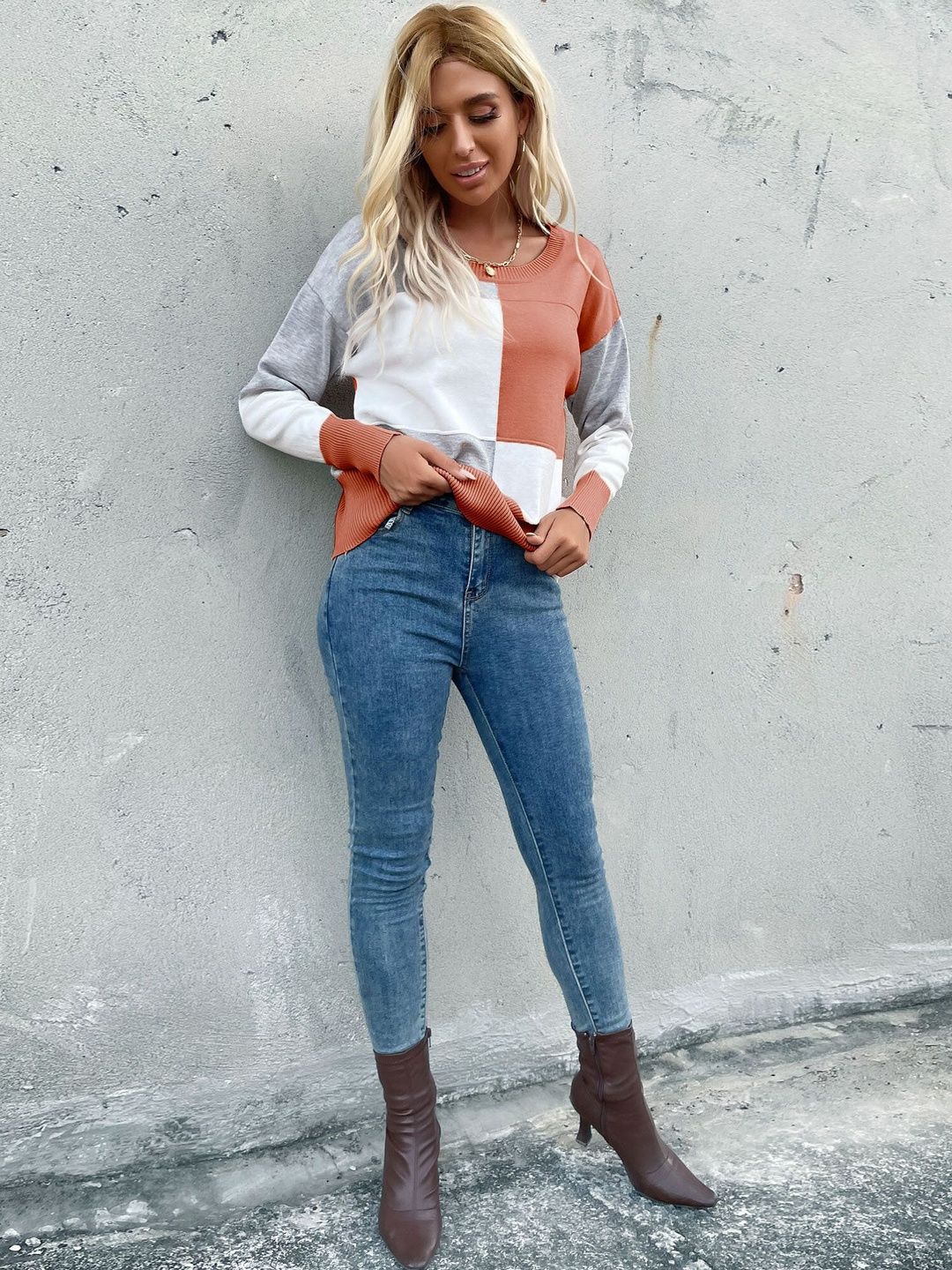 Women's White Colourblocked Pullover Blend Printed