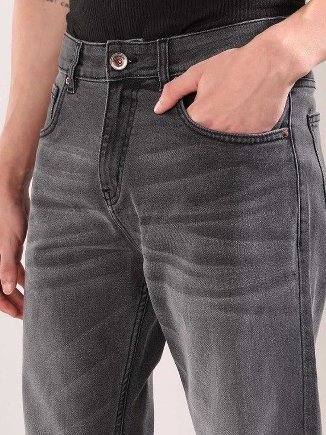 Men Straight Fit Mid-Rise Low Distress Light Fade Jeans