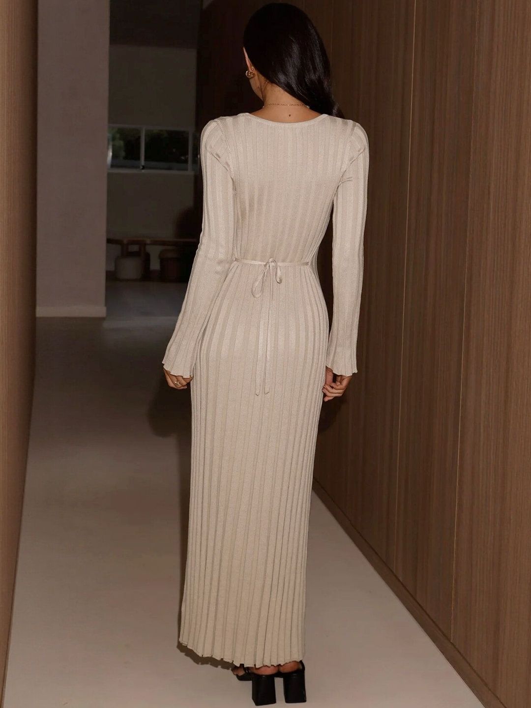 Women Ribbed Woollen Longline Pullover