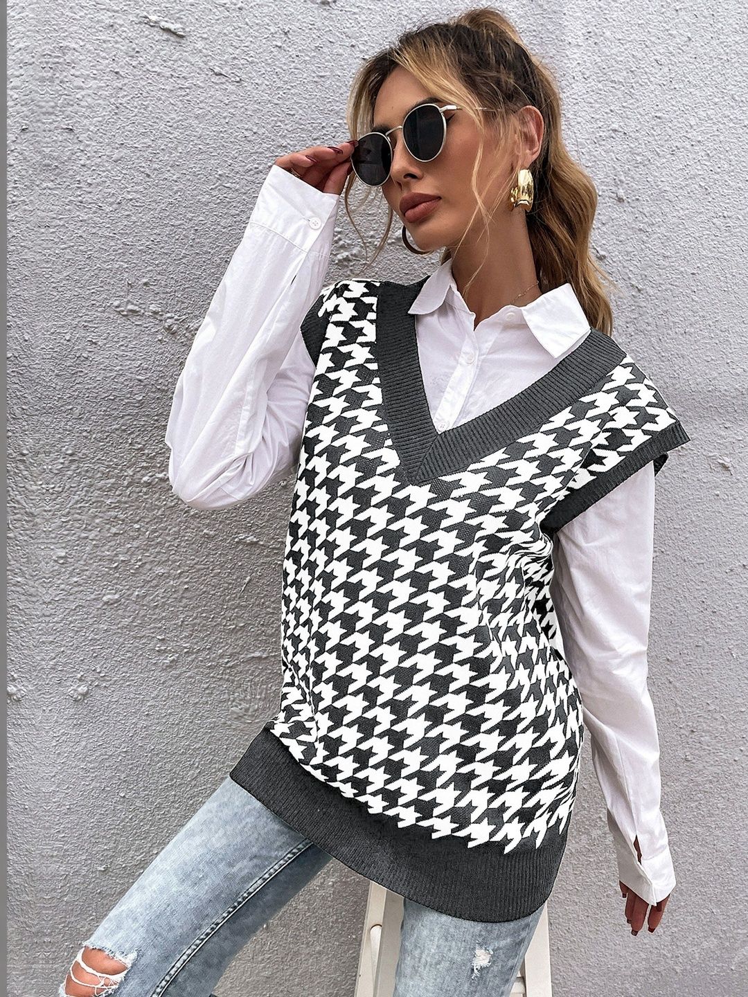 Women's White Checked Printed Sweater Vest