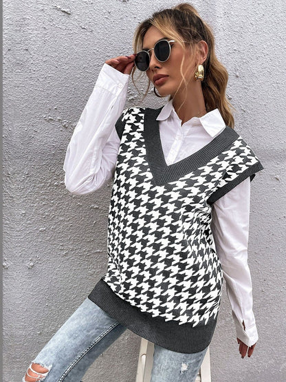 Women's White Checked Printed Sweater Vest