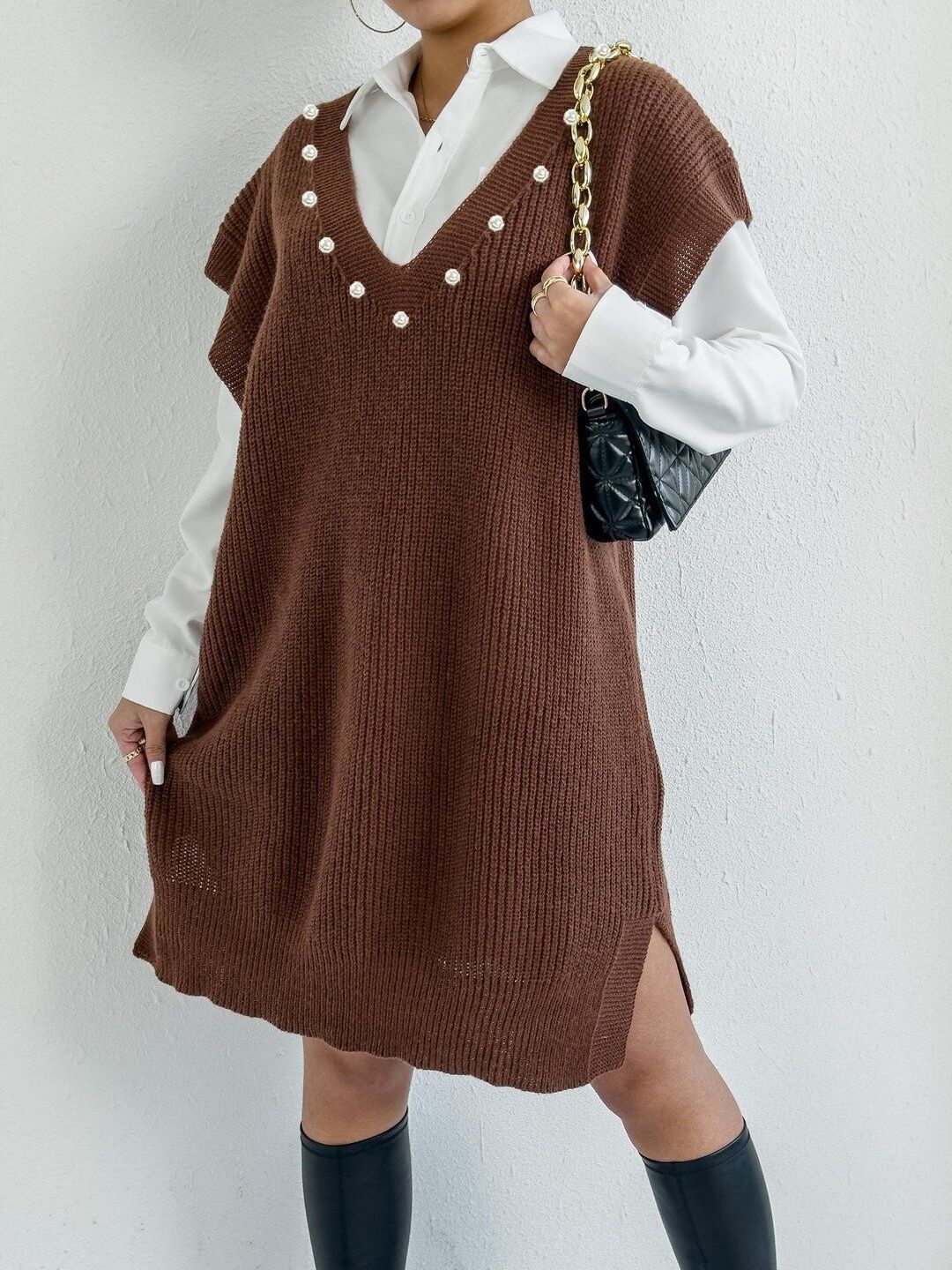 Women Ribbed Longline Sweater Vest with Embellished Detail