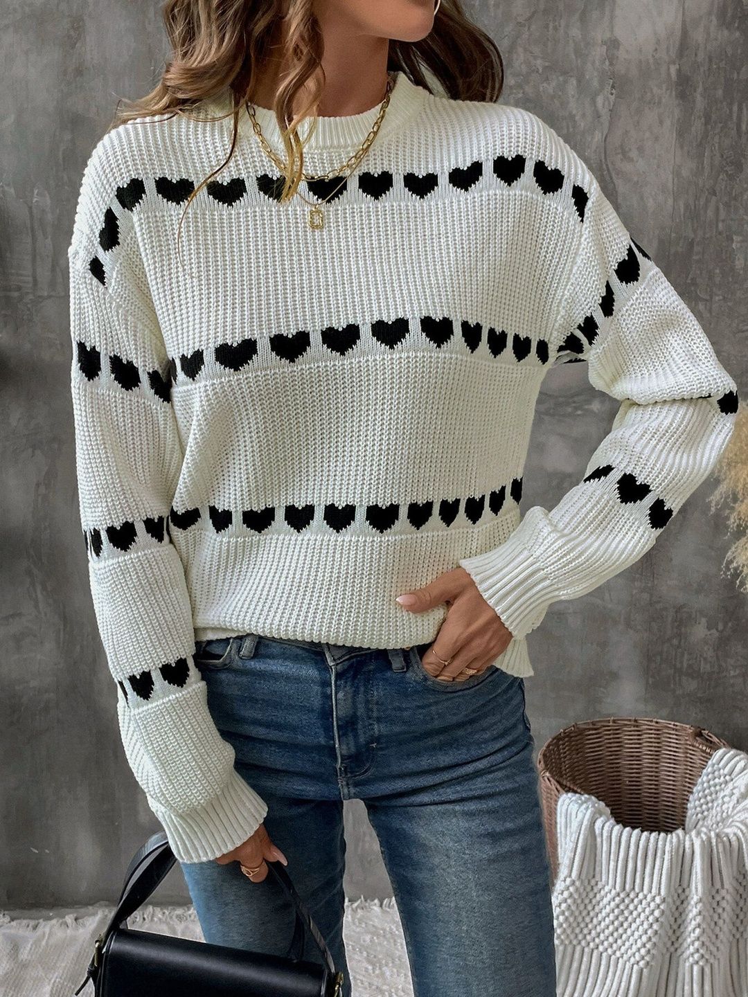 Women's White Printed Pullover Blend Regular Fit