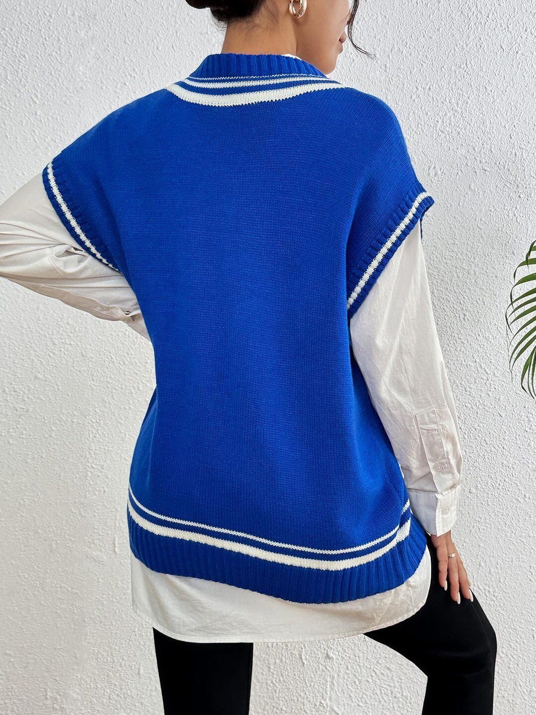 Women Colourblocked Sweater Vest with Embellished Detail