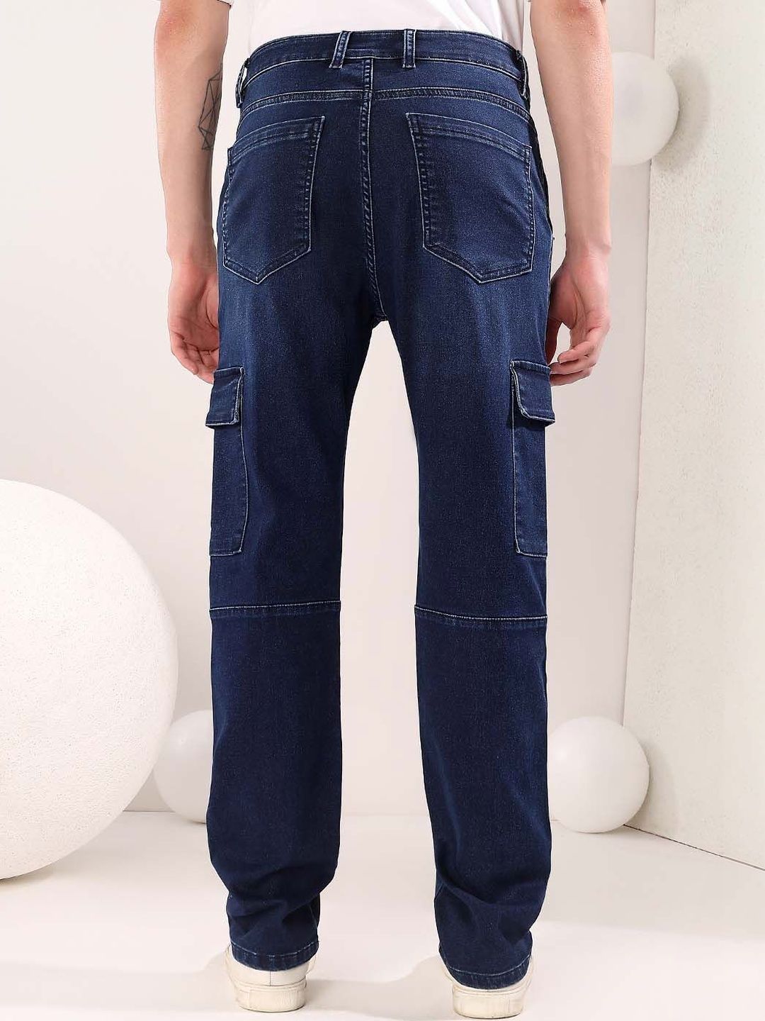 Men Straight Fit Mid-Rise Jeans