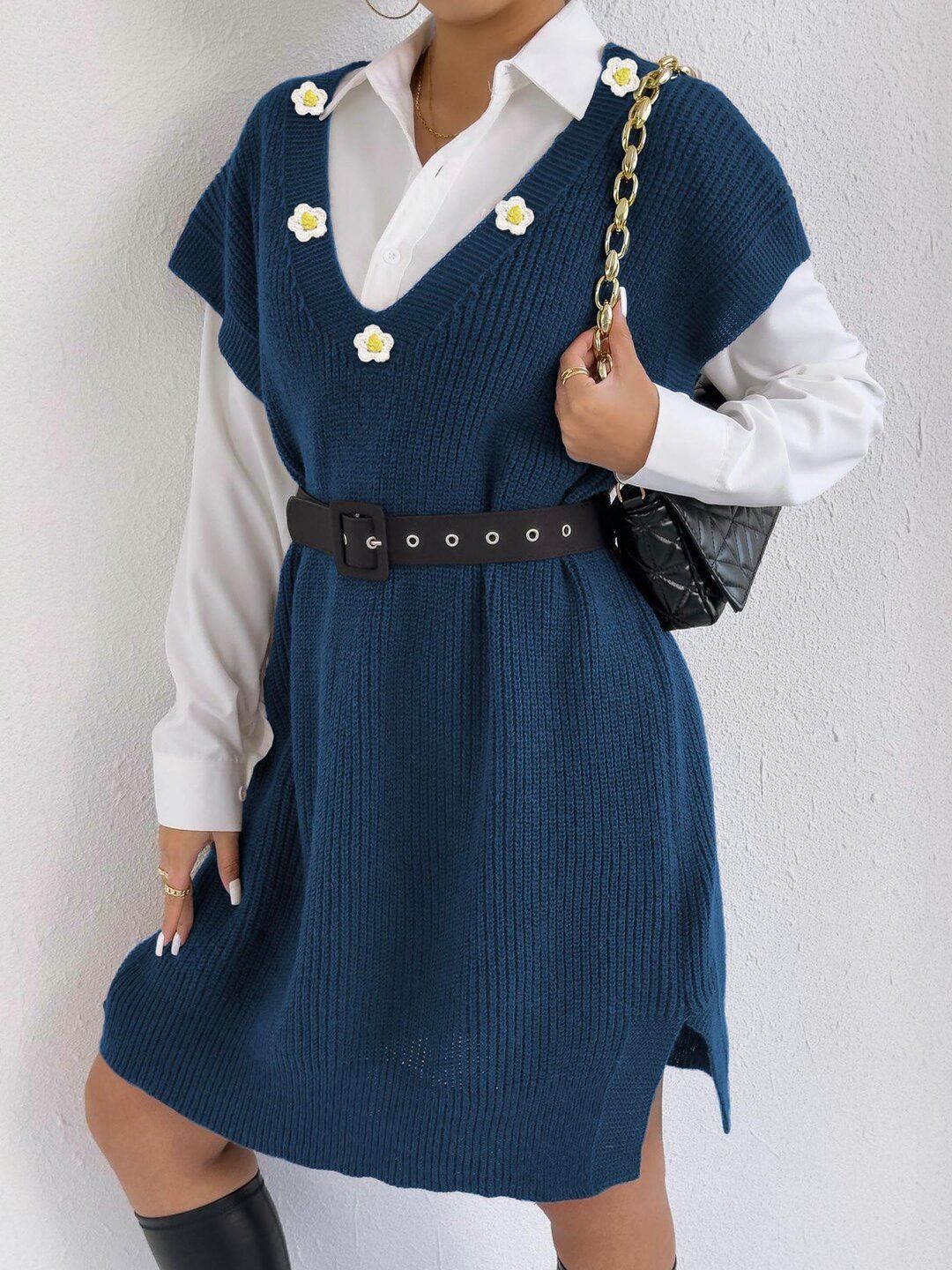 Women Ribbed Longline Sweater Vest with Applique Detail