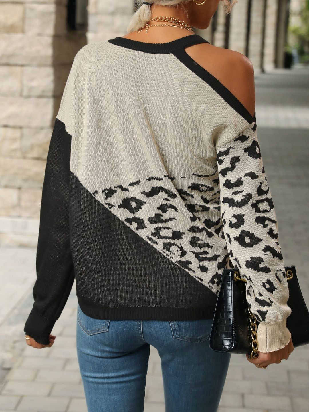Women's Beige Animal Printed Pullover Blend Regular Fit