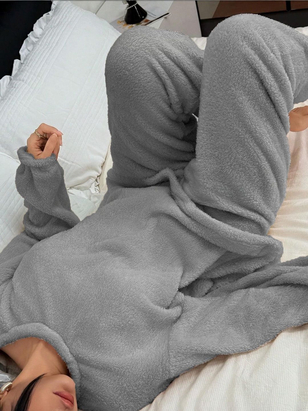 Round Neck Long Sleeves Night Suit