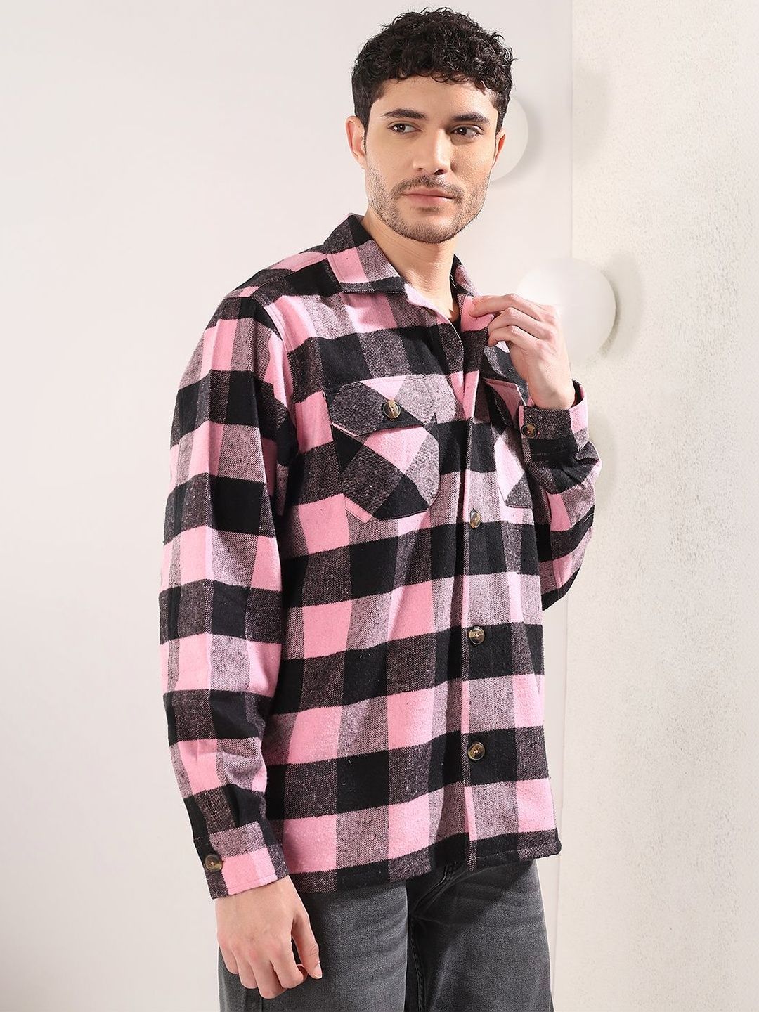 Checked Spread Collar Shackets