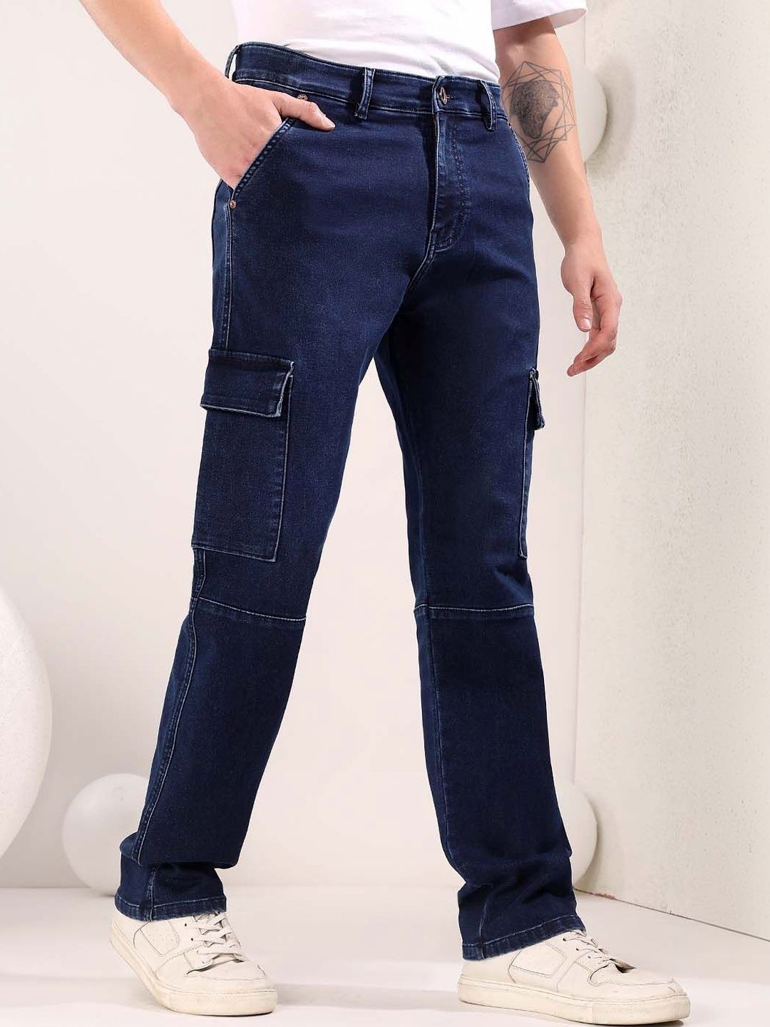 Men Straight Fit Mid-Rise Jeans