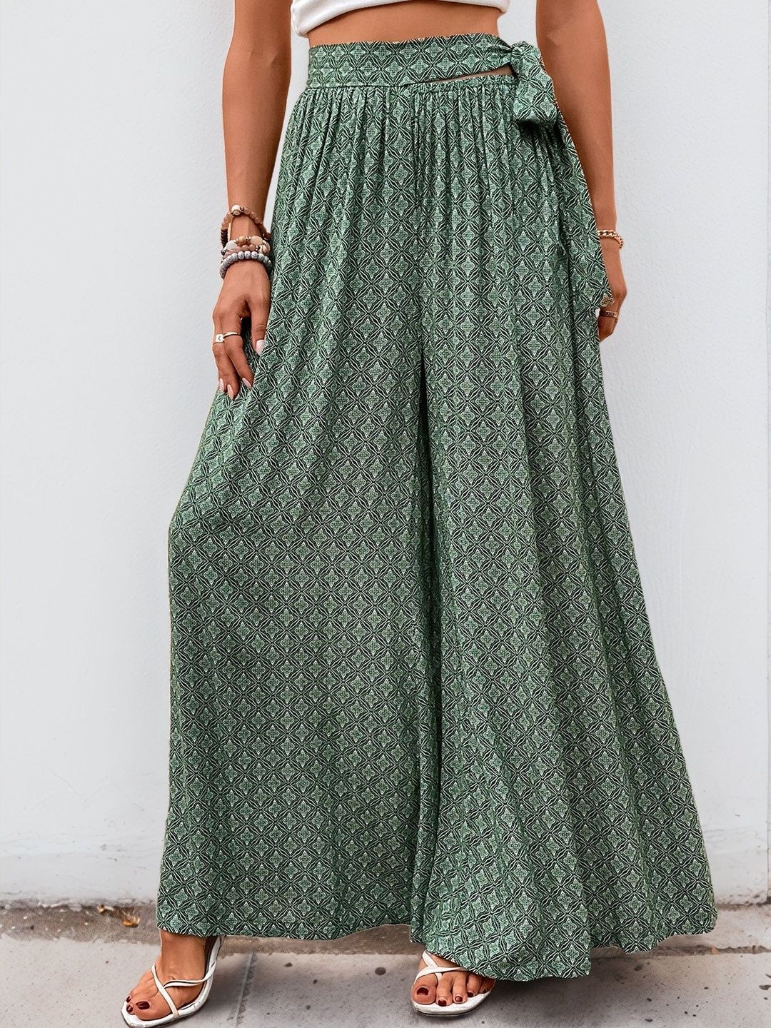 Printed Loose Fit High-Rise Non Iron Trousers in Green cotton - Nowi Korean Fashion