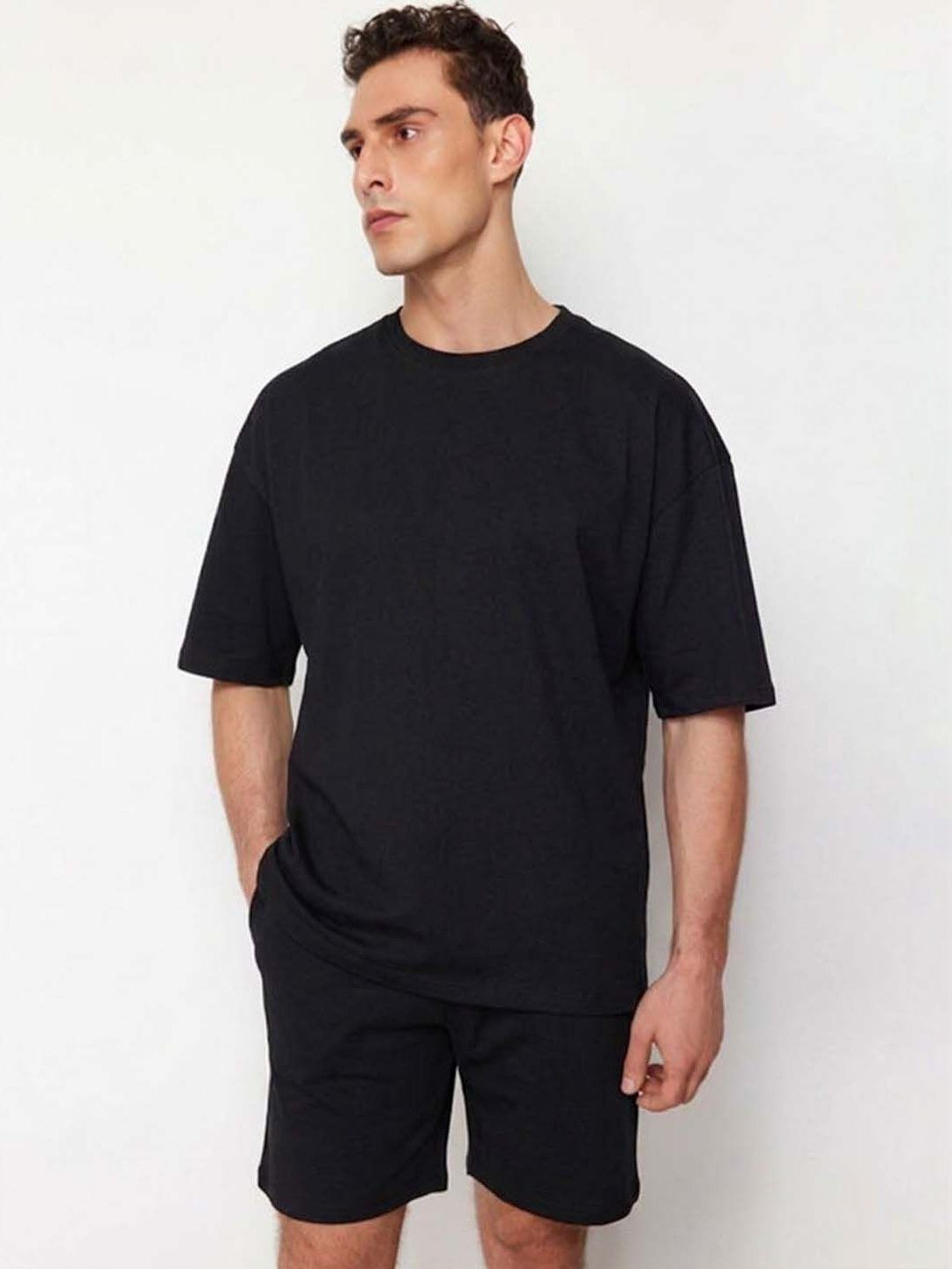 Round Neck Short Sleeves T-shirt with Shorts