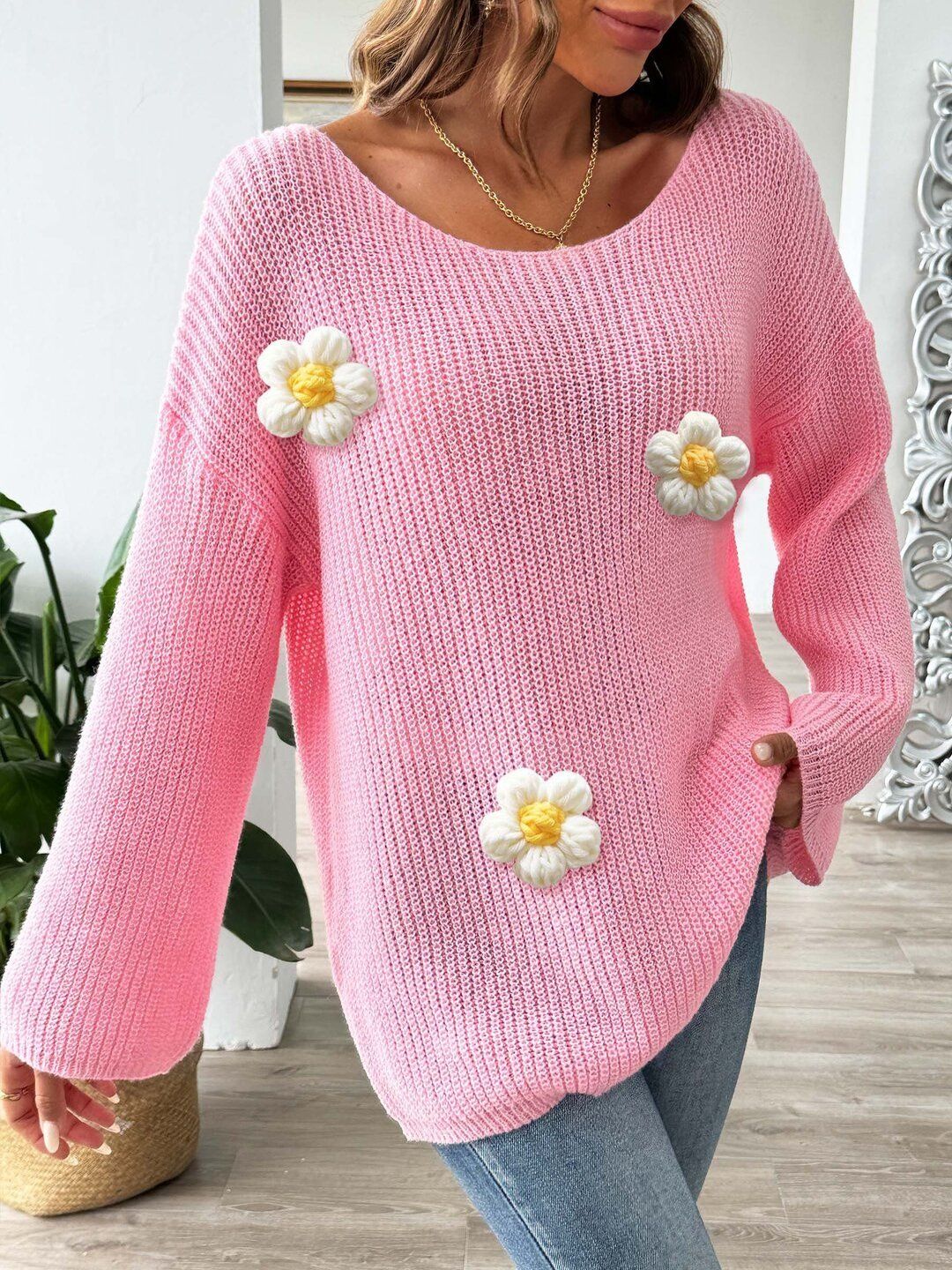Women Ribbed Pullover with Applique Detail