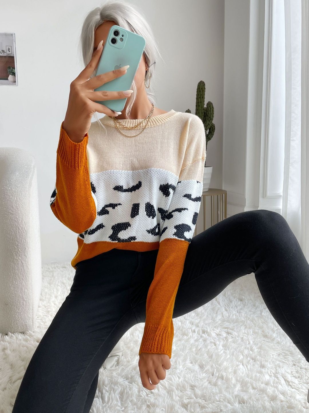 Women's White Animal Printed Pullover Blend Regular Fit