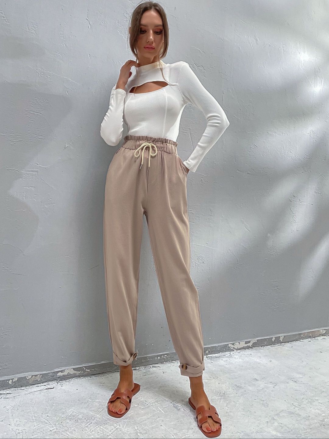 Non Iron Trousers in Beige cotton - Nowi Korean Fashion