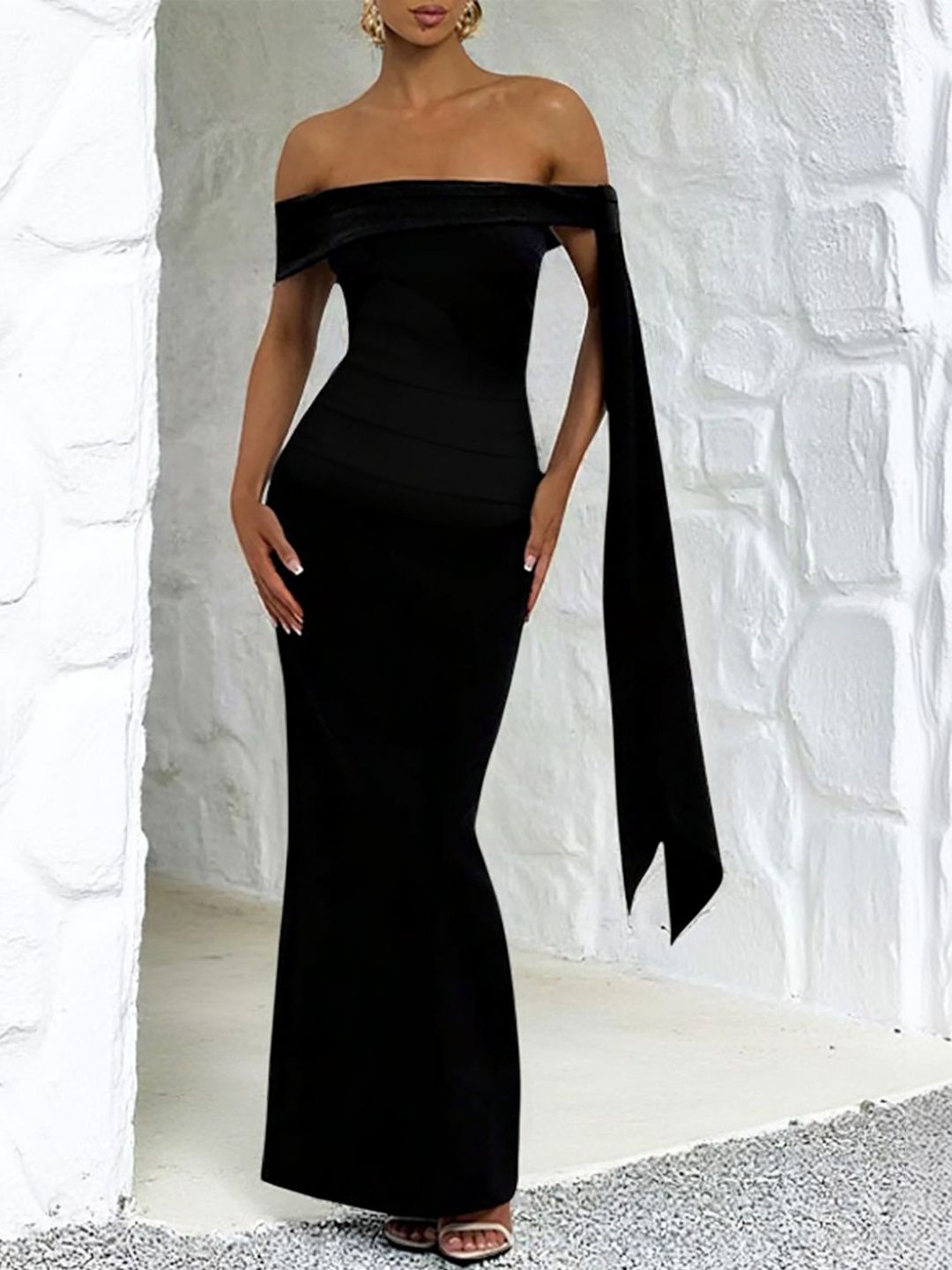 NOWI Off-Shoulder Bodycon Maxi Dress