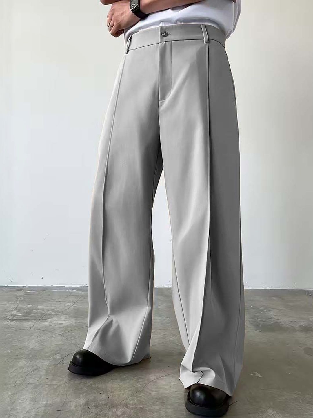 Men Wrinkle Free Pleated Trousers