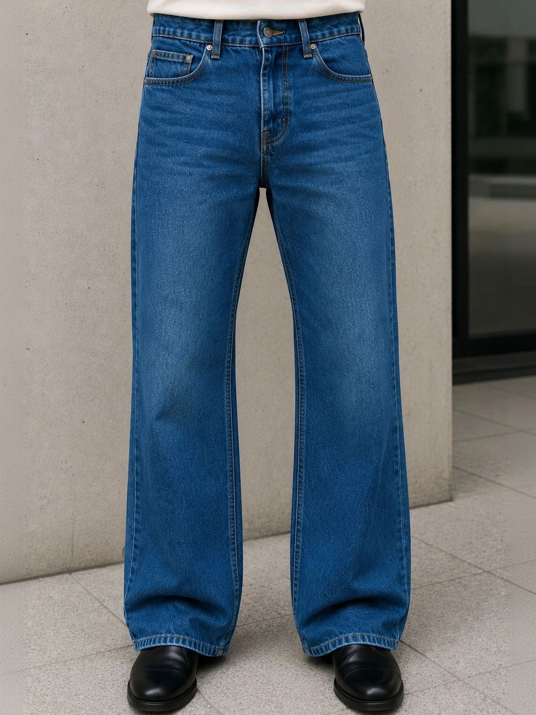 Men Bootcut Mid-Rise Light Fade Jeans