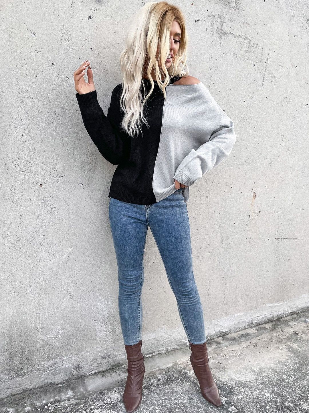 Women's Black Colourblocked Pullover Blend Printed