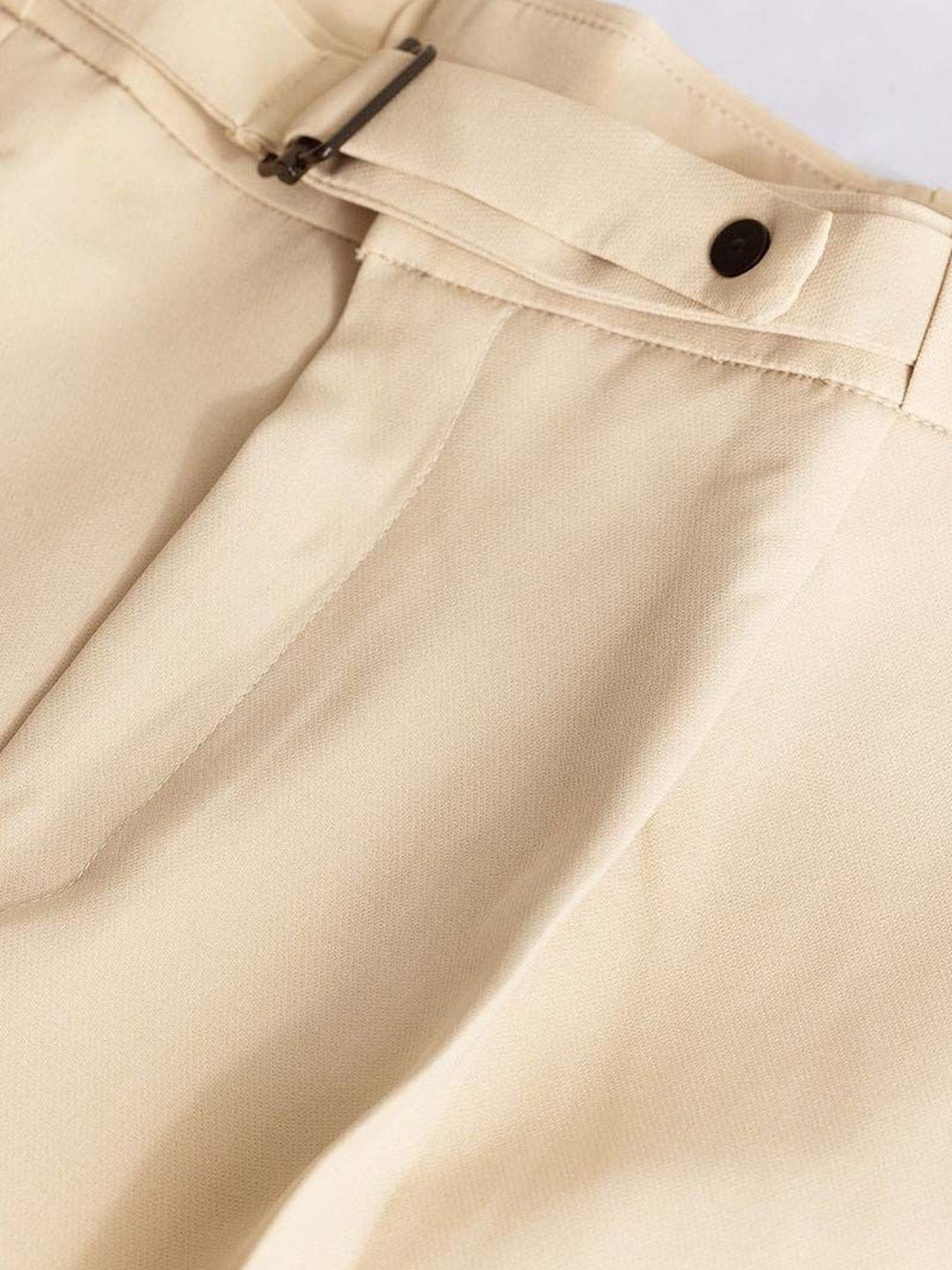 Men Straight Fit Wrinkle Free Pleated Trousers