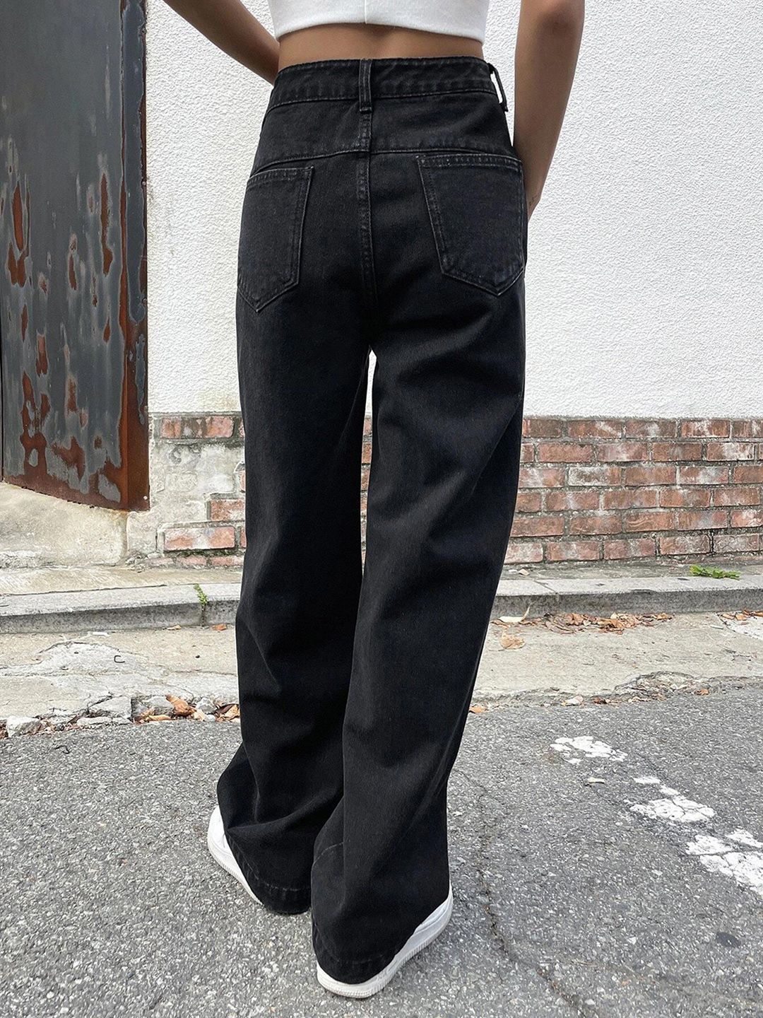 NOWI Women Loose Fit High-Rise Light Fade Stretchable Jeans