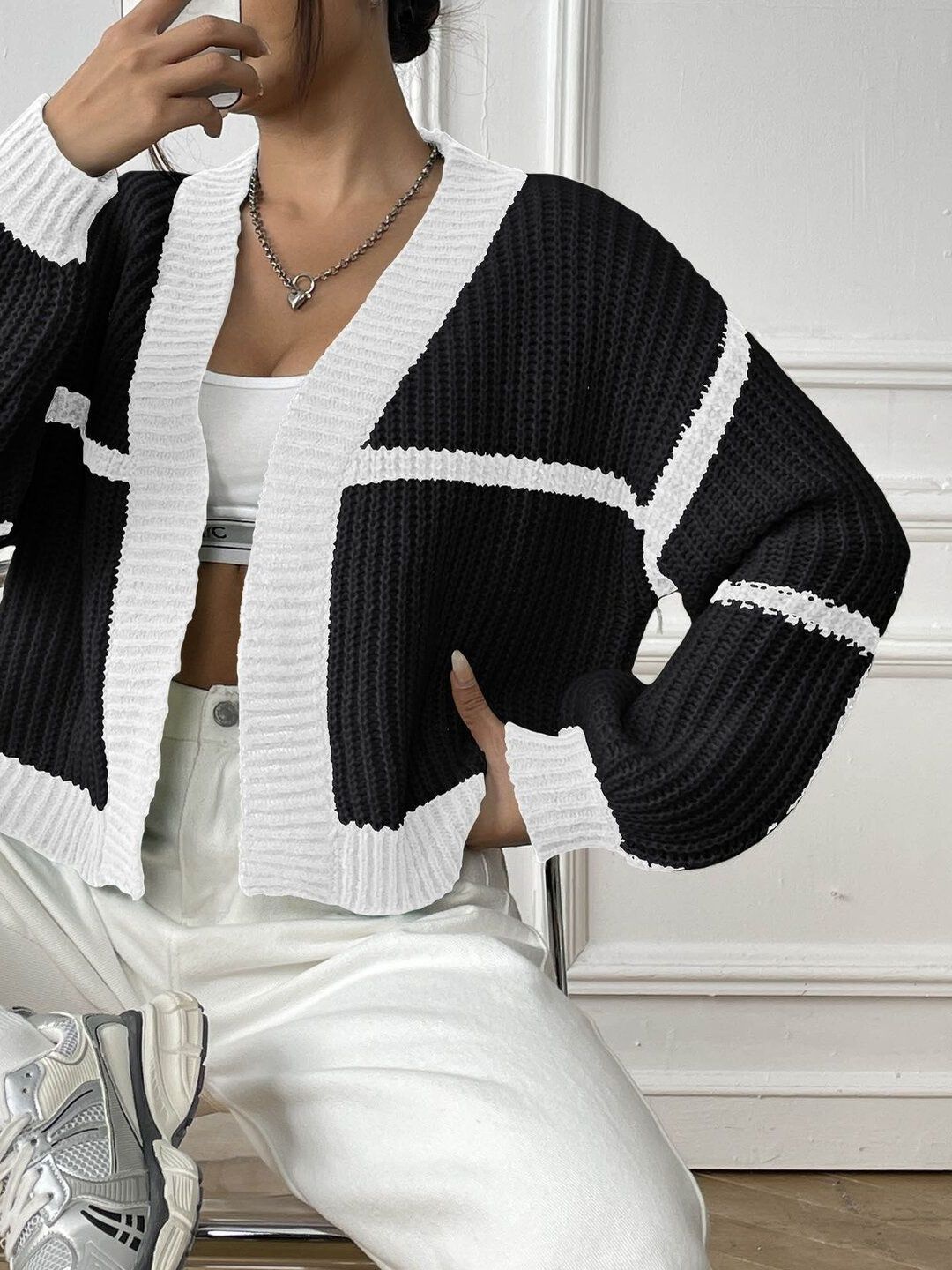 Women Colourblocked Crop Cardigan