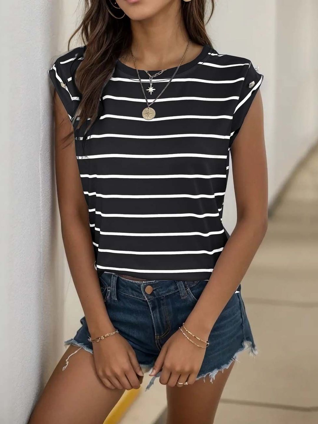 Striped Round Neck Top in Black polyester - Nowi Korean Fashion