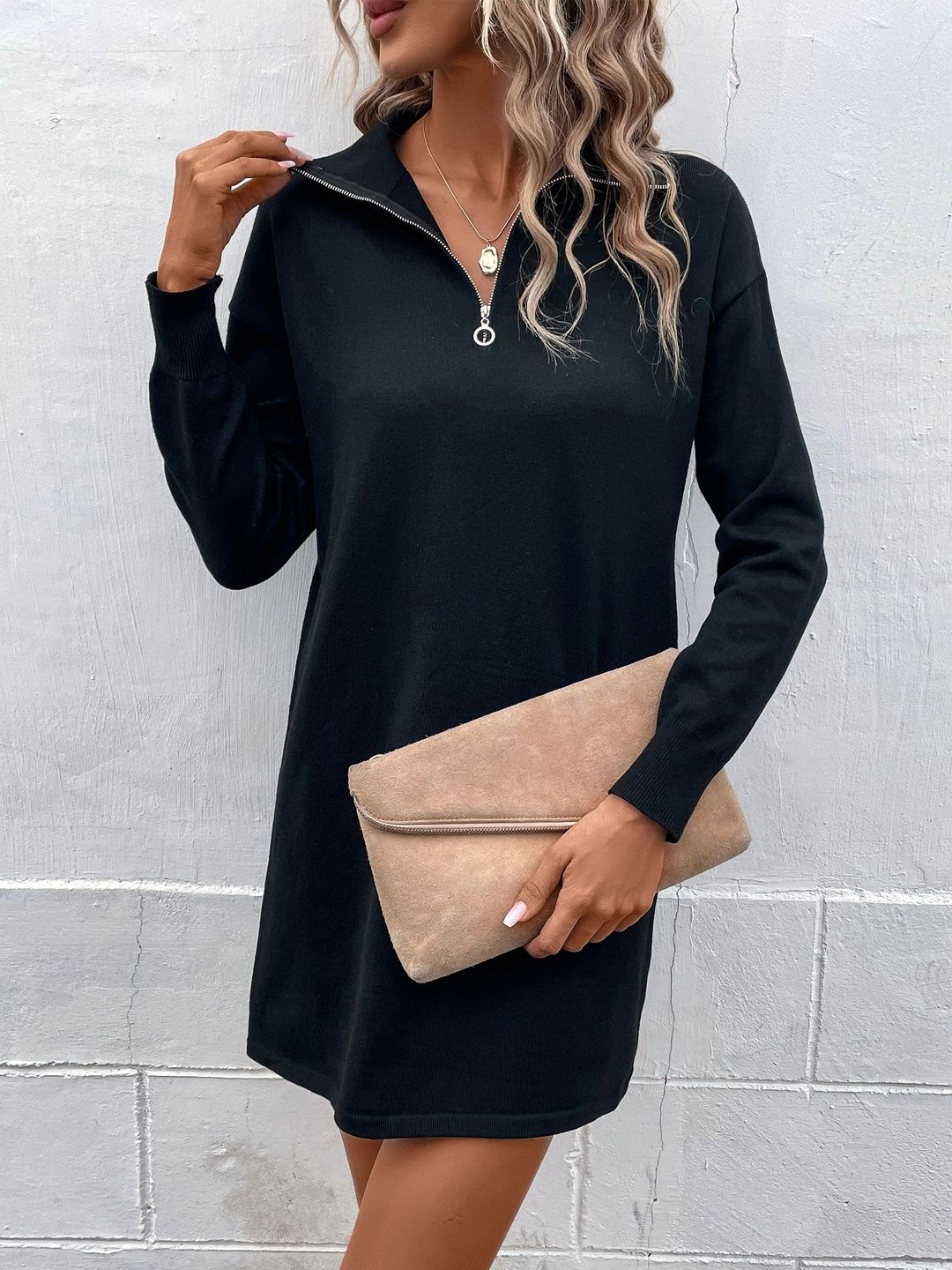 Women's Black Pullover Blend Printed Regular Fit