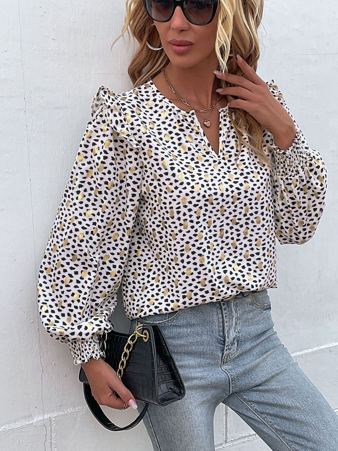 Women's White Chic Printed Top With Puff Sleeves