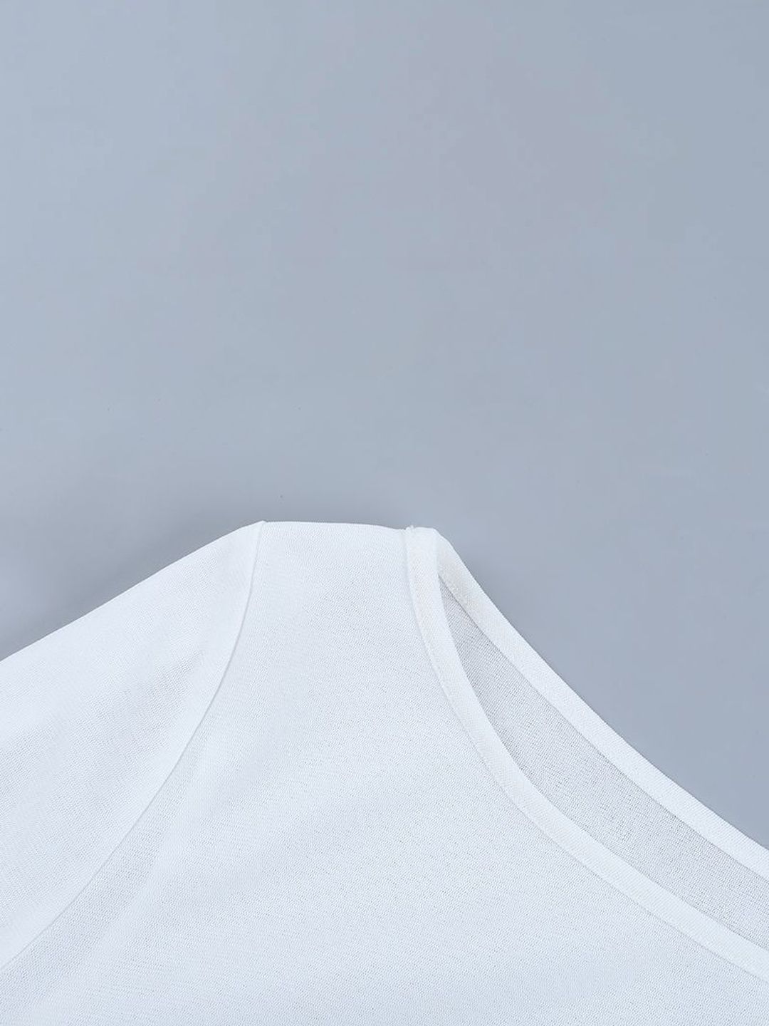 NOWI Off-Shoulder Crop Top