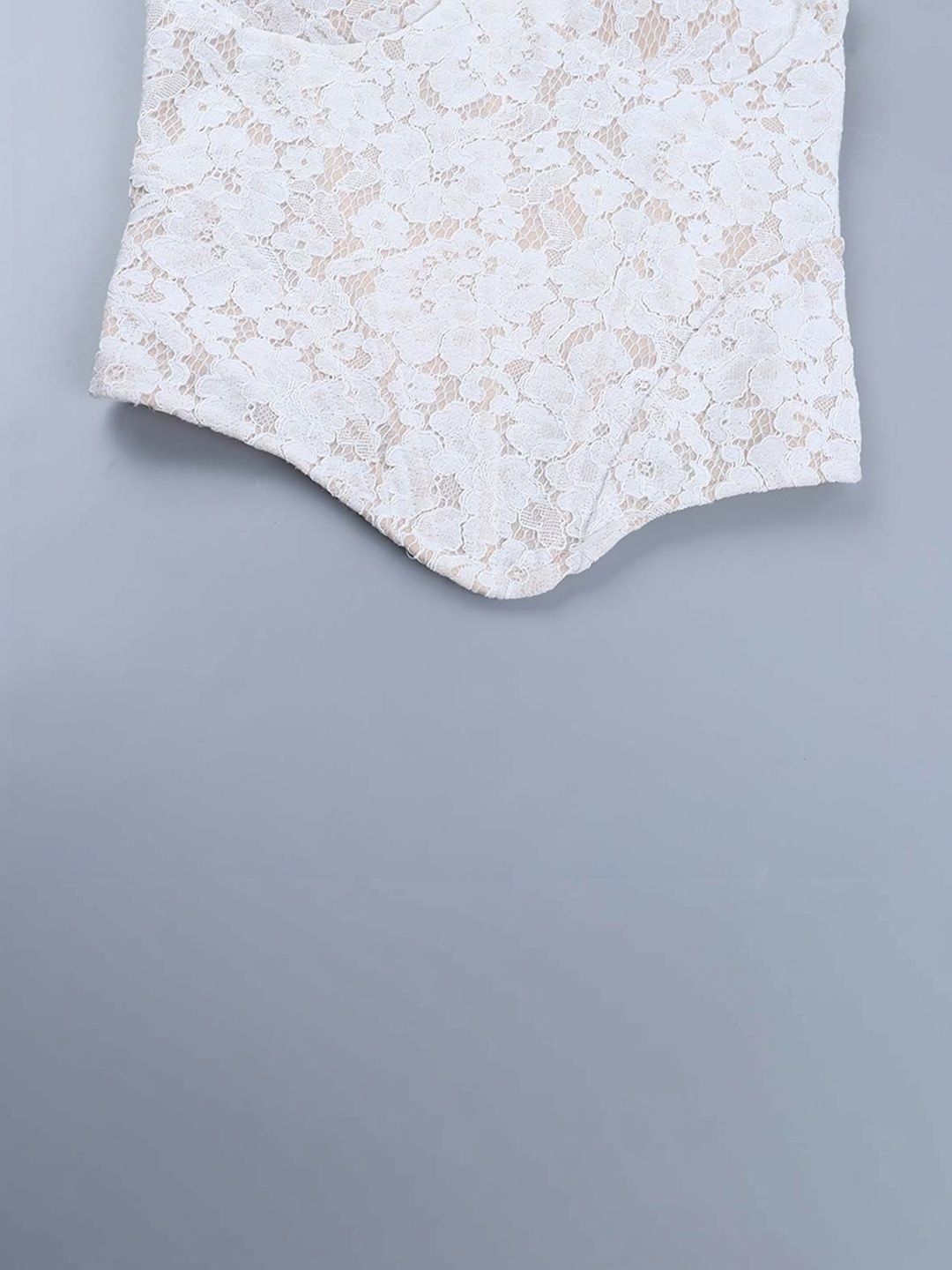 Women's White Floral Embroidered Sweetheart Neck Cotton Top