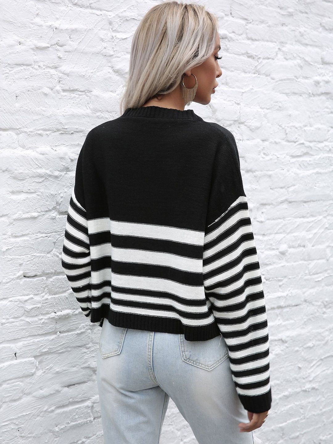 Women's Black Striped Crop Acrylic Pullover