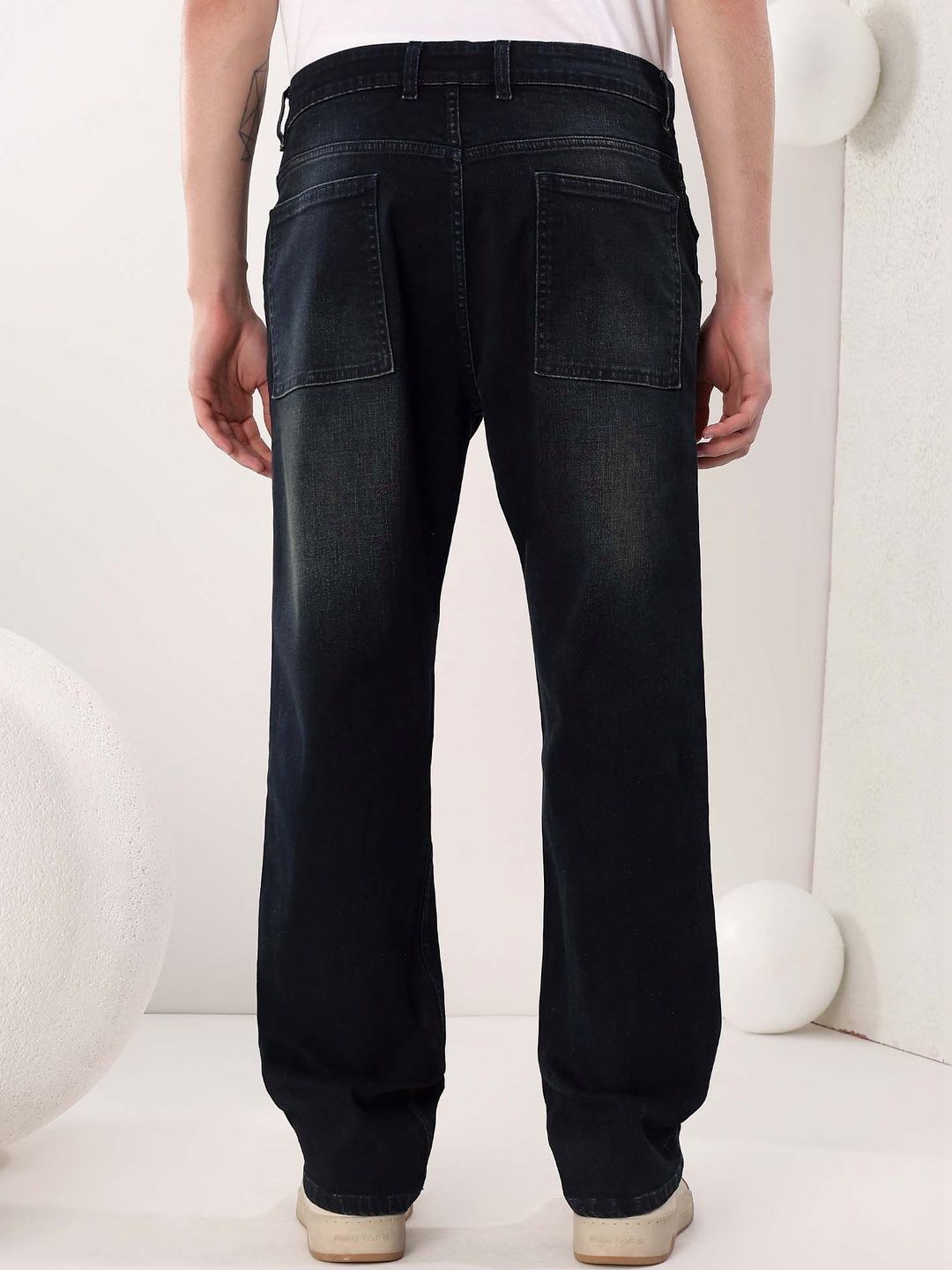 Men Straight Fit Mid-Rise Light Fade Jeans