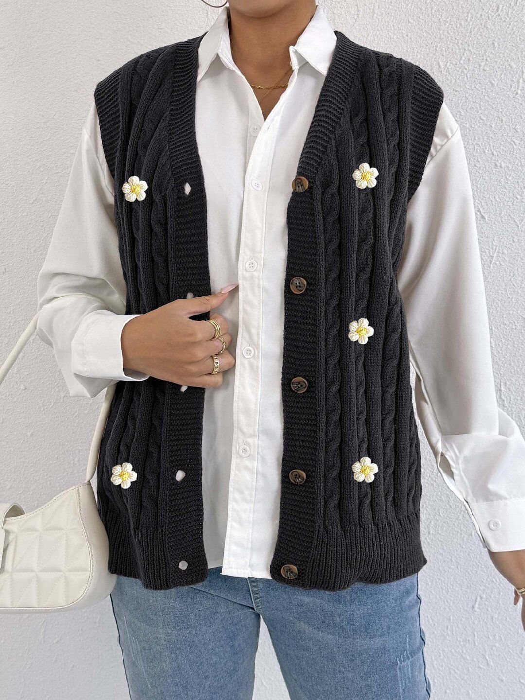 Women Cable Knit Colourblocked Sweater Vest with Applique Detail