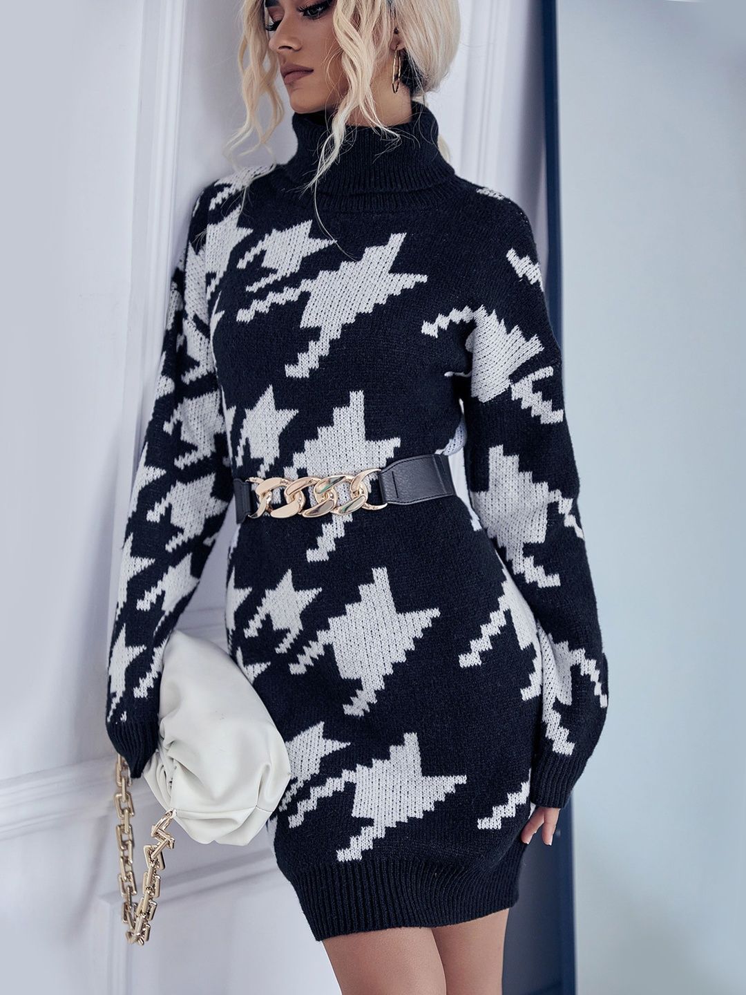 Women's Black Chevron Printed Pullover