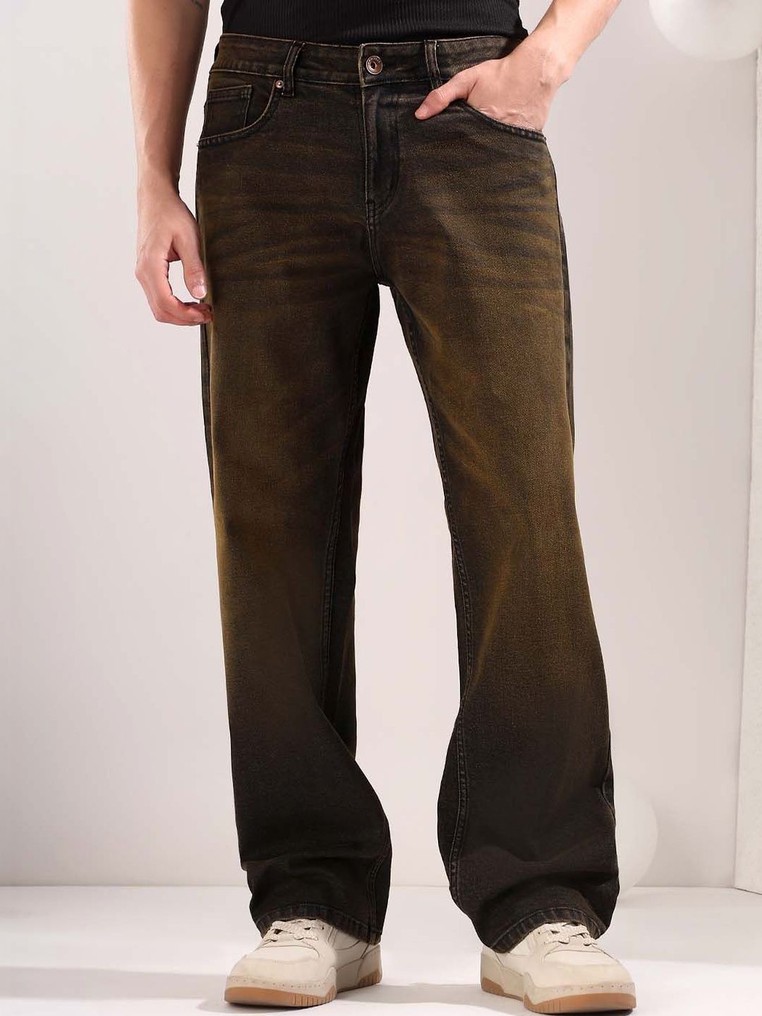 Men Straight Fit Mid-Rise Heavy Fade Jeans