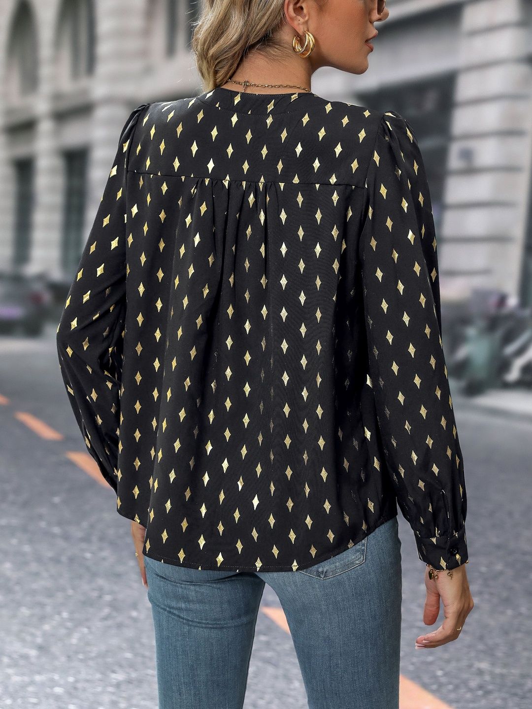 Women's Black Geometric Print Puff Sleeve Top