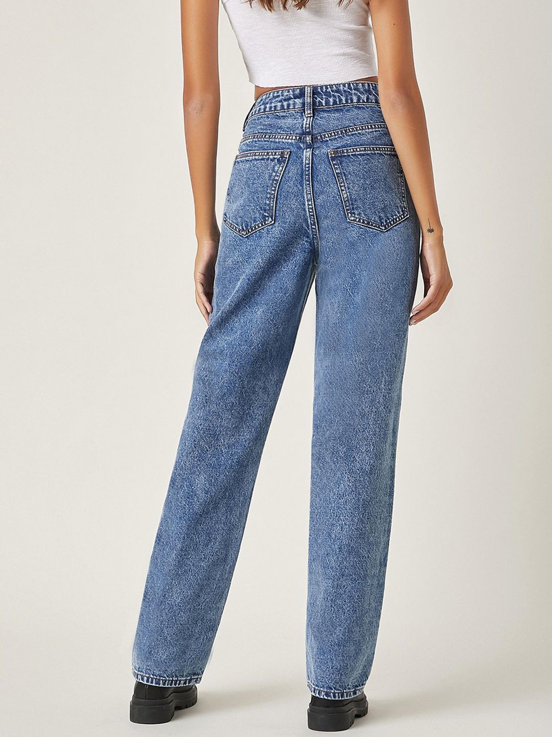 Women Straight Fit High-Rise Light Fade Stretchable Jeans