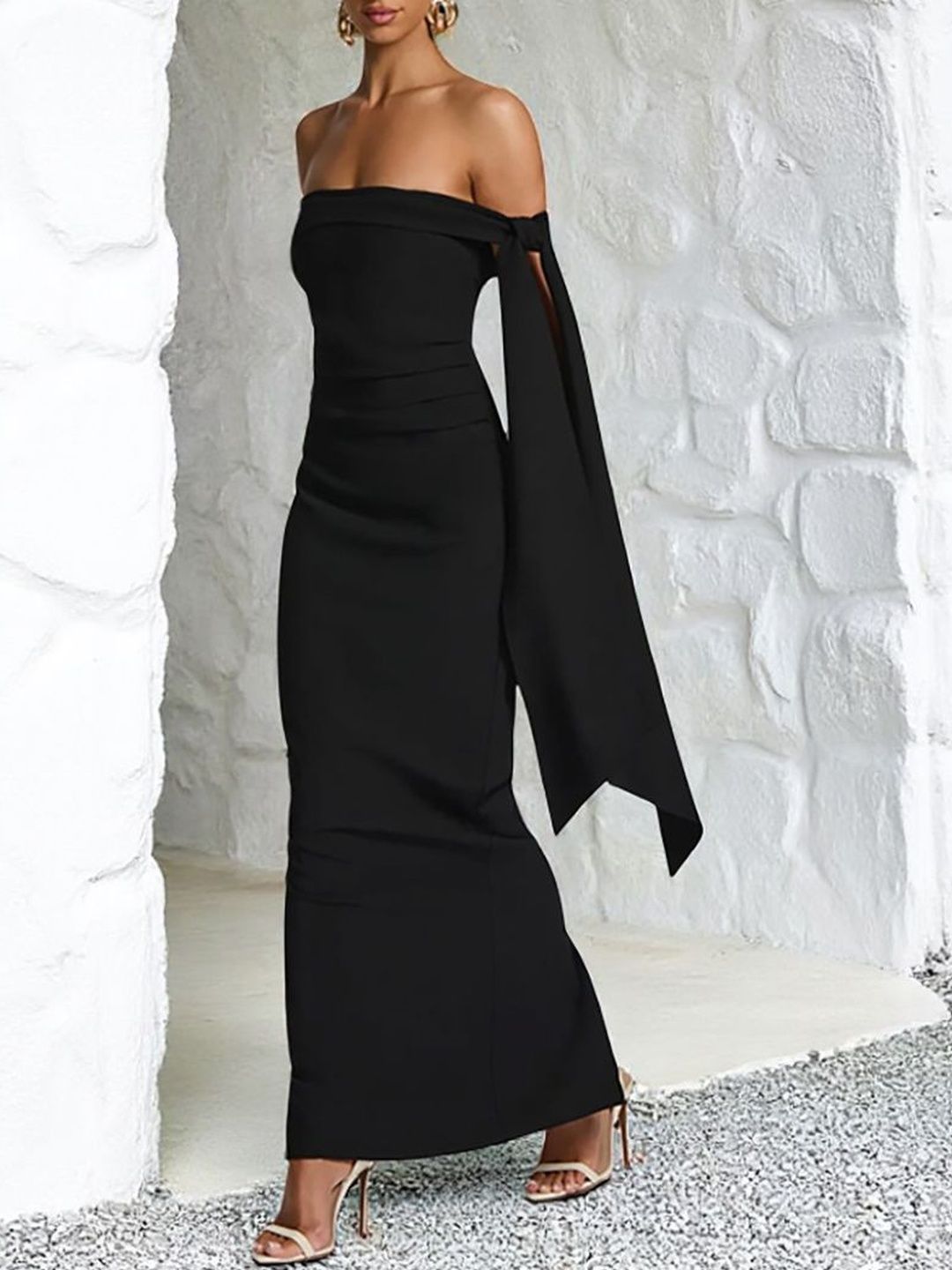 NOWI Off-Shoulder Bodycon Maxi Dress