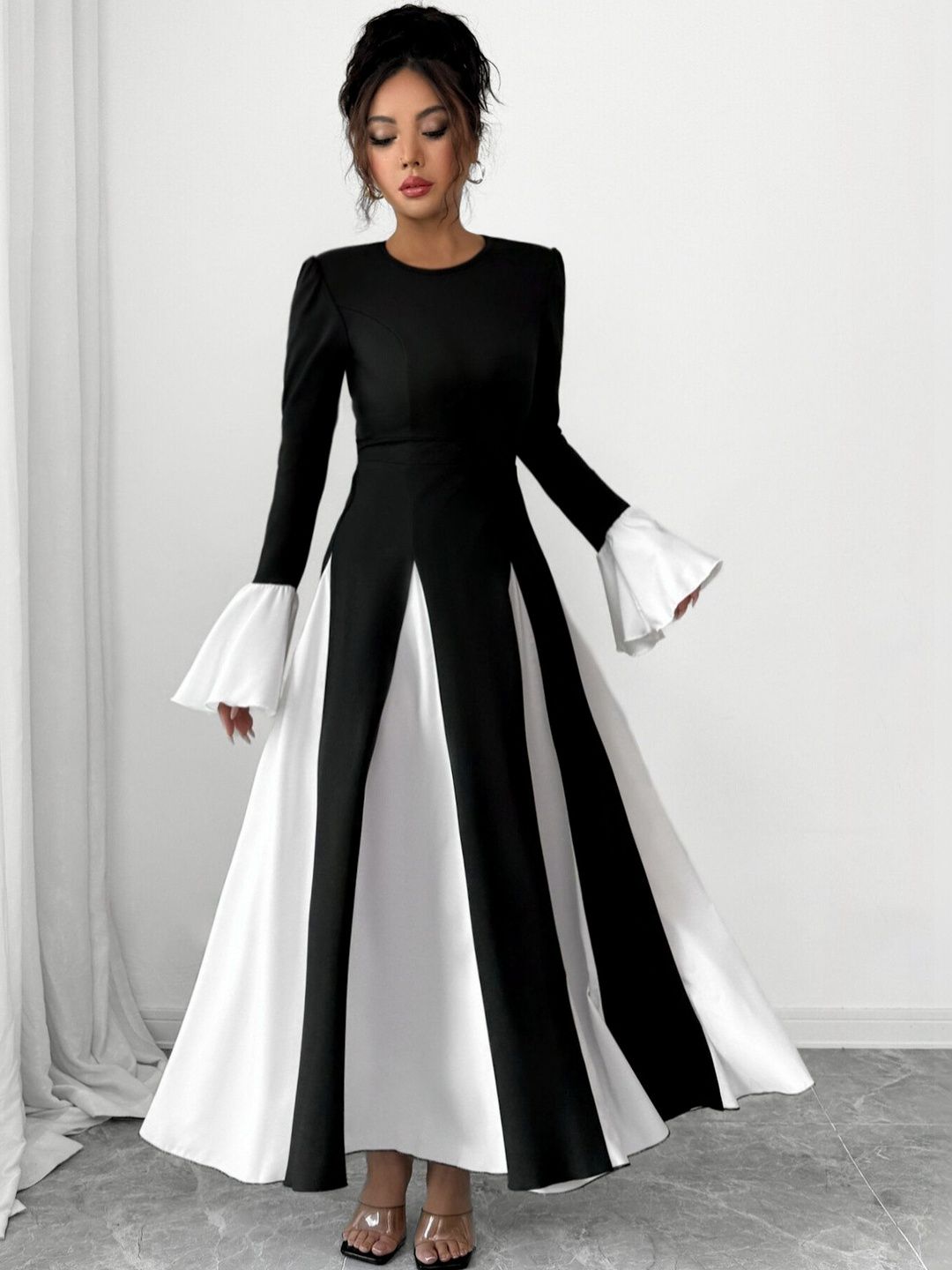 Women's Black Colourblocked Bell Sleeve A-Line Maxi Dress