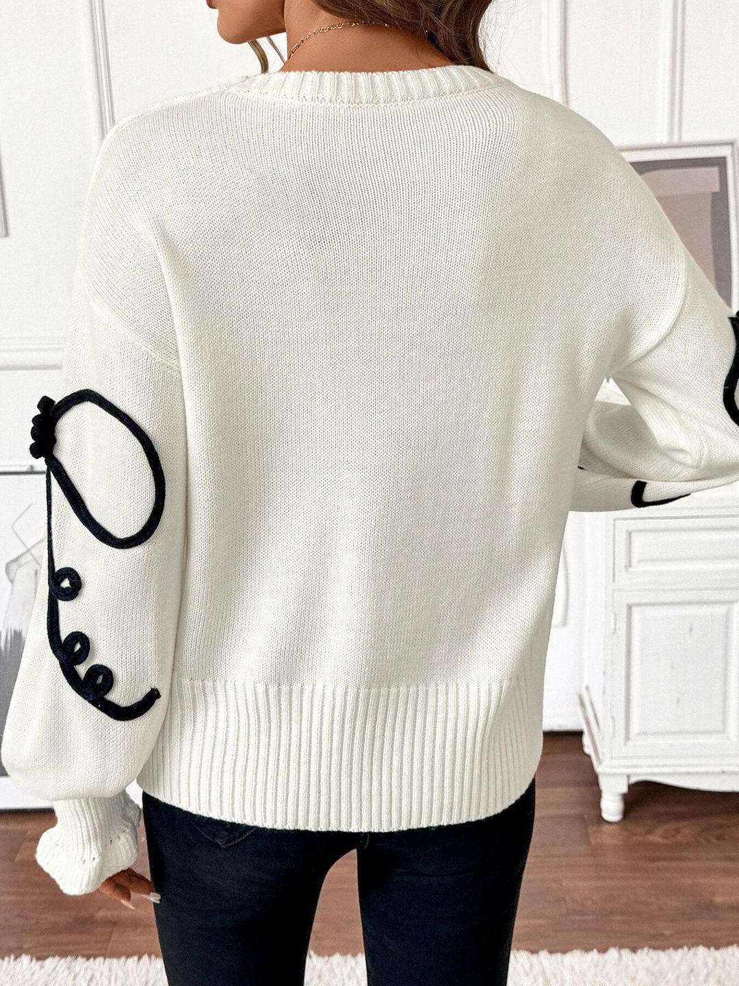 Women's White Colourblocked Pullover Blend Printed